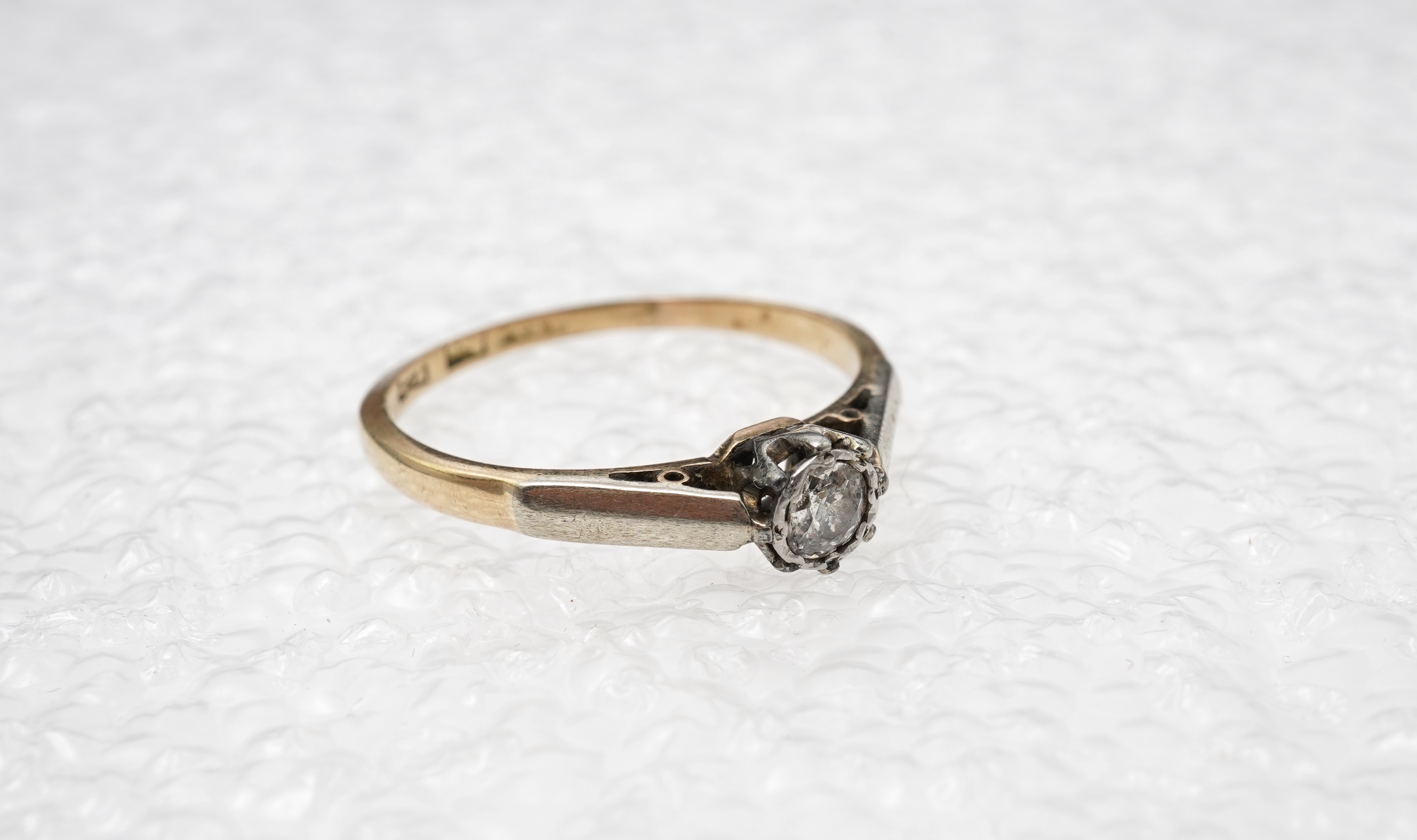 A diamond solitaire ring, early 20th century